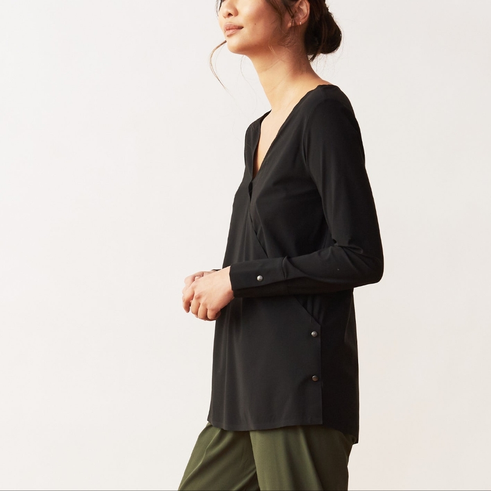 ADAY Black Suits You Wrap Top sz. XS